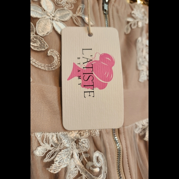 L'ATISTE Formal Dress - Picture 3 of 4